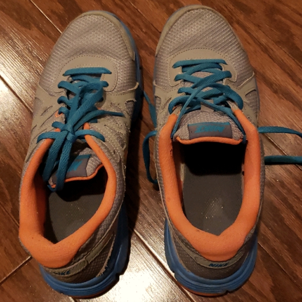 Nike girl sneakers 5.5Y
